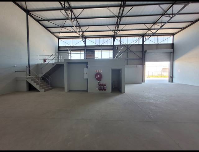 406M² WAREHOUSE TO LET IN STIKLAND INDUSTRIAL